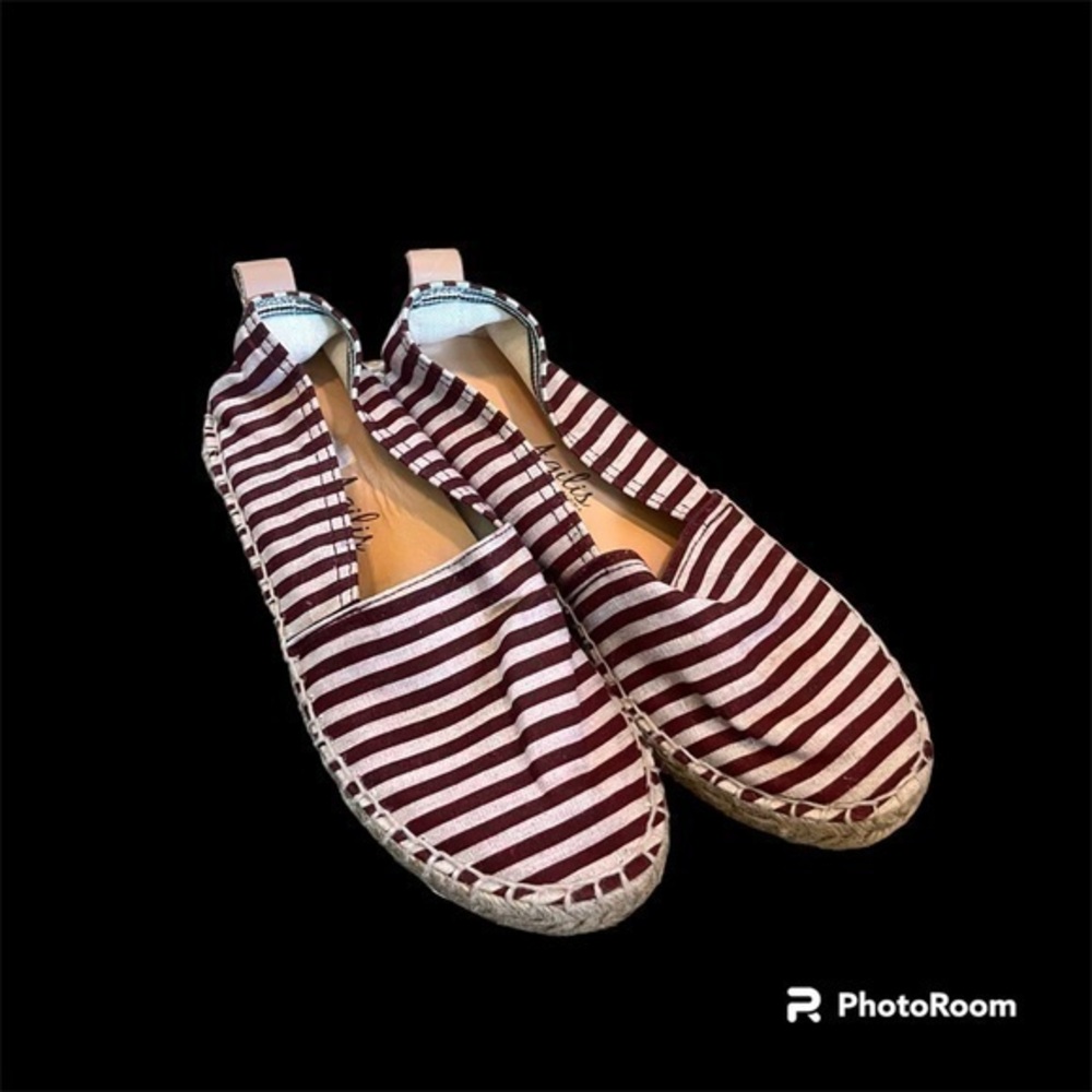 Striped Angilis Barcelona flats shoes